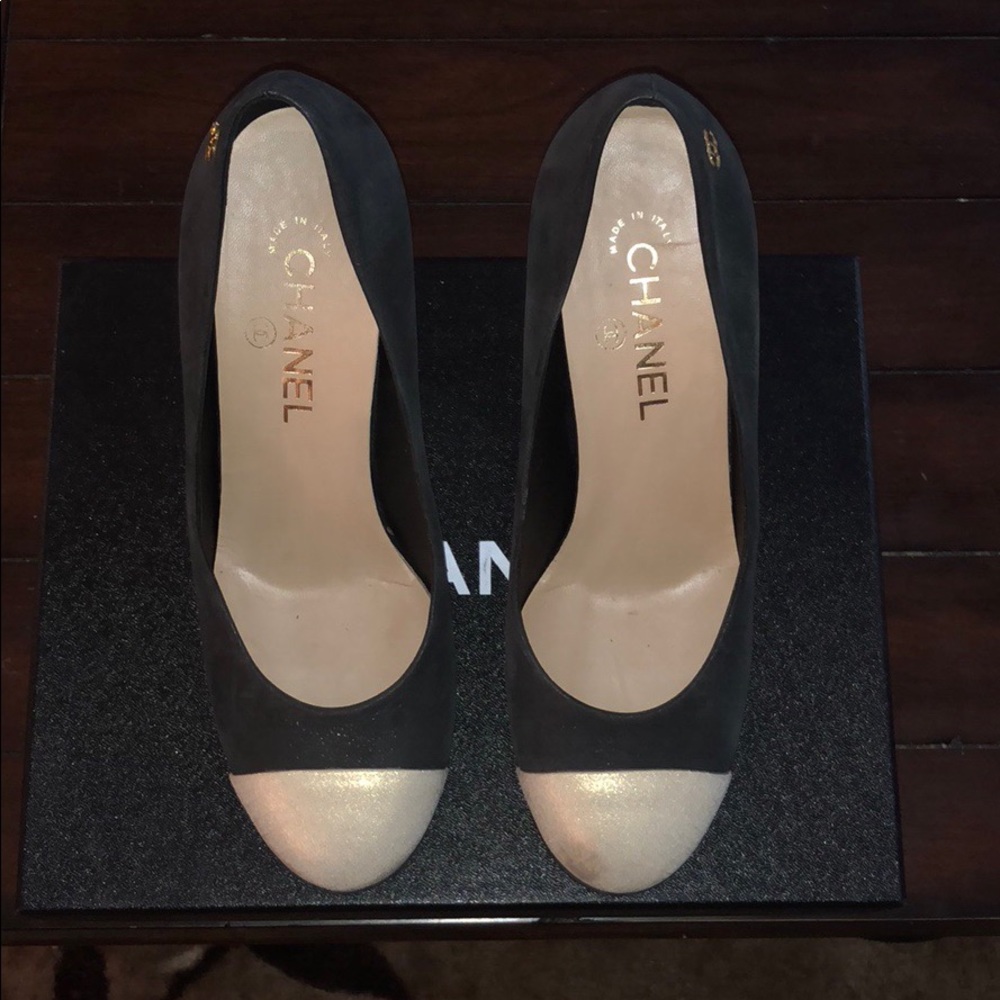 CHANEL Heels - Picture 1 of 5